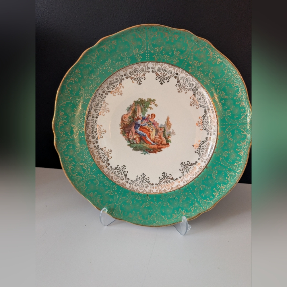 Steubenville Vintage 10.5" Green Scalloped Dinner Plate with 22K Gold Trim
